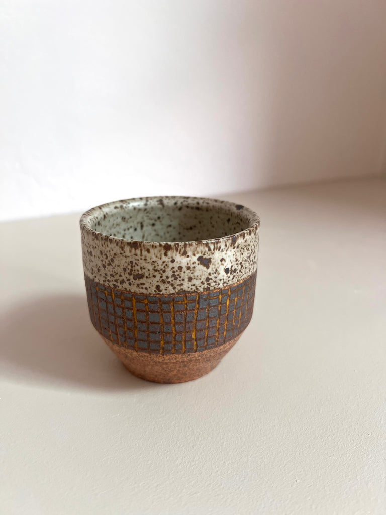 Palm Cup in Cinnamon Grid