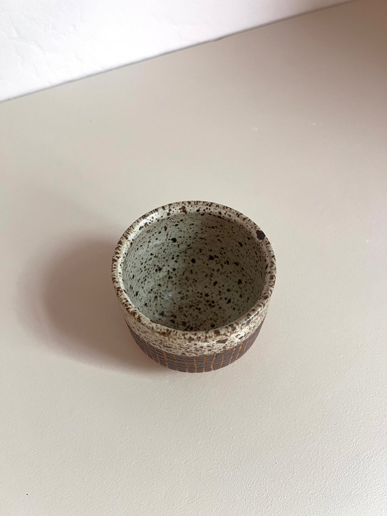 Palm Cup in Cinnamon Grid