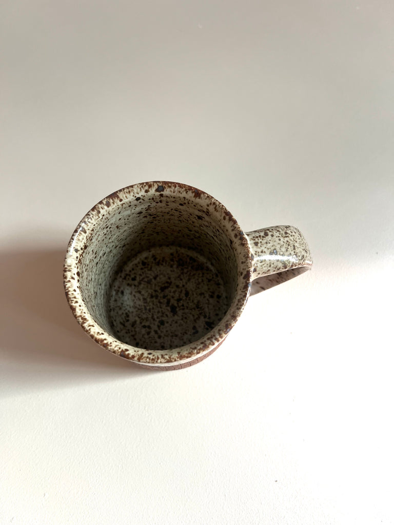 Mug in Ochre Grid