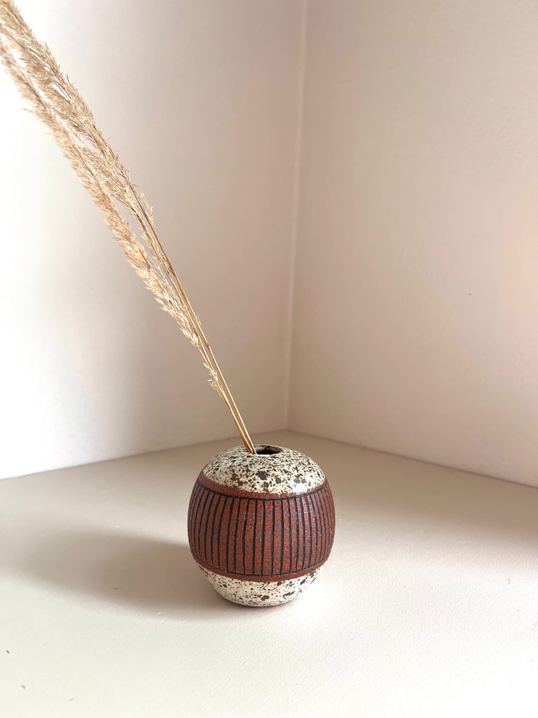 Small Orb Vase in Red with Inlay